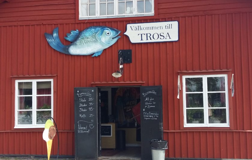 Beliebter Treffpunkt in Trosa: Die Eisdiele im kleinen Hafen des Städchens.