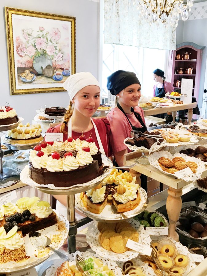 Ein Paradies für Kuchenliebhaber und Torten-Freaks: Eines der größten Kuchenbüffets in ganz Schweden findet man im Taxinge Slott. 