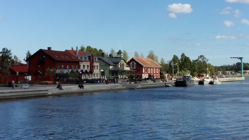 Der Hafen von Nyköping. Rund um das Städtchen liegen viele Drehorte, weil alles ein wenig aussieht, wie im Bilderbuch.