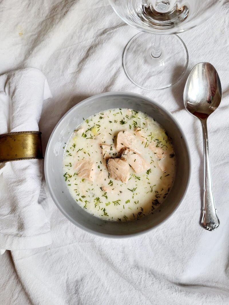 Skandinavische Lachssuppe